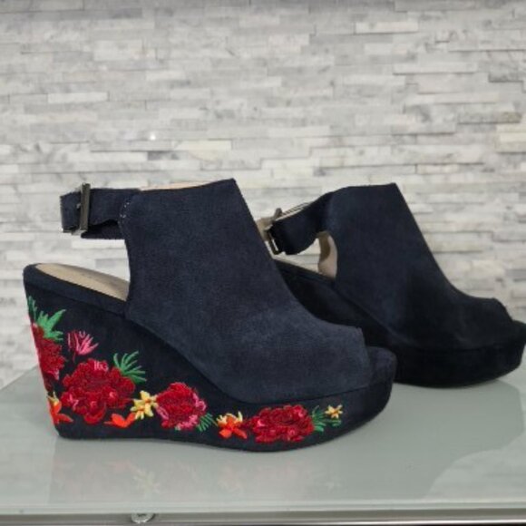 KEHHETH COLE SUIDE WOMEN'S SANDALS SIZE 7.5M. NEW - Picture 2 of 8